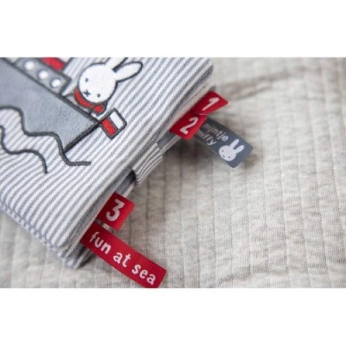 Libro Juegos Miffy Fun at Sea. Tiamo Collection