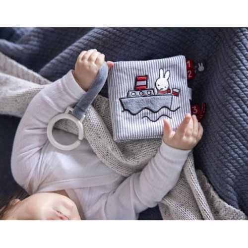 Libro Juegos Miffy Fun at Sea. Tiamo Collection