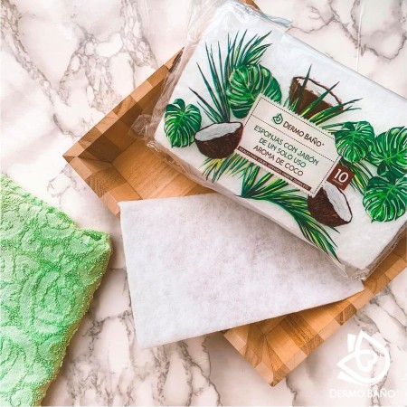 Esponjas de fibra con jabón y aroma de coco...