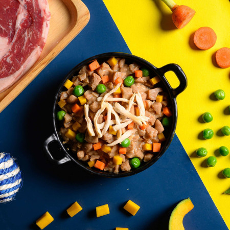 Pouch de ternera y verduras para perros MOOCHIE peso ideal. Pack 12 x 85 gr