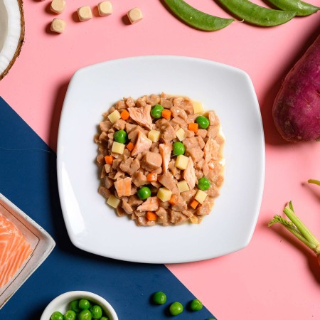 Pouch de salmón y verduras para perros MOOCHIE pelaje radiante. 12 x 85 gr