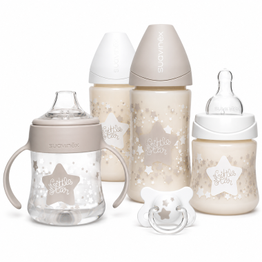 Set Suavinex Little Star Beige – Colección elegante y delicada para acompañar cada toma y cuidado del bebé desde el primer día.