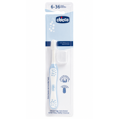 Cepillos de dientes Chicco para bebés de 6 a 36 meses con cerdas extrasuaves y capuchón protector.