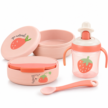 Set de alimentación infantil Suavinex con accesorios para acompañar al bebé en sus primeras comidas y fomentar su autonomía.