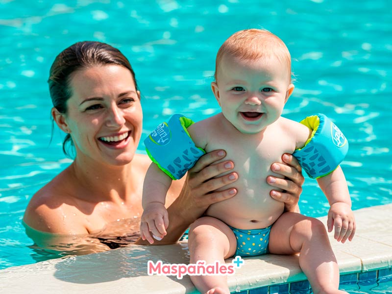 A qué edad puede ir un bebé a la piscina